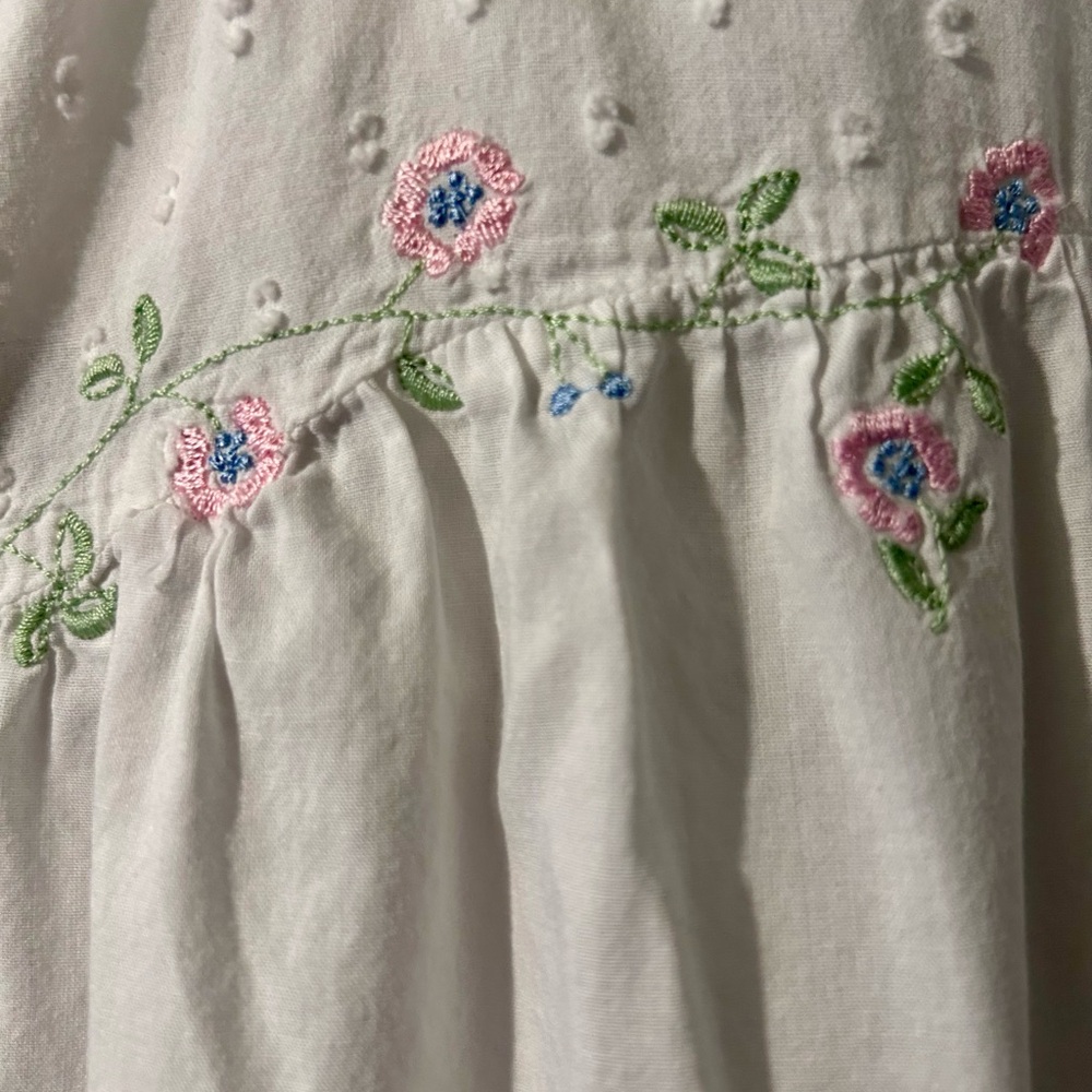 Adonna White Floral Embroidered Chemise with Pink & Blue Flower Accents Size L - Picture 4 of 4